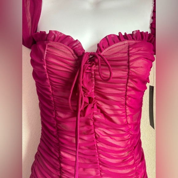 NWT Lulus Alto Fuchsia Mesh Ruched Off-the-Shoulder Bodycon Dress M - Picture 3 of 9